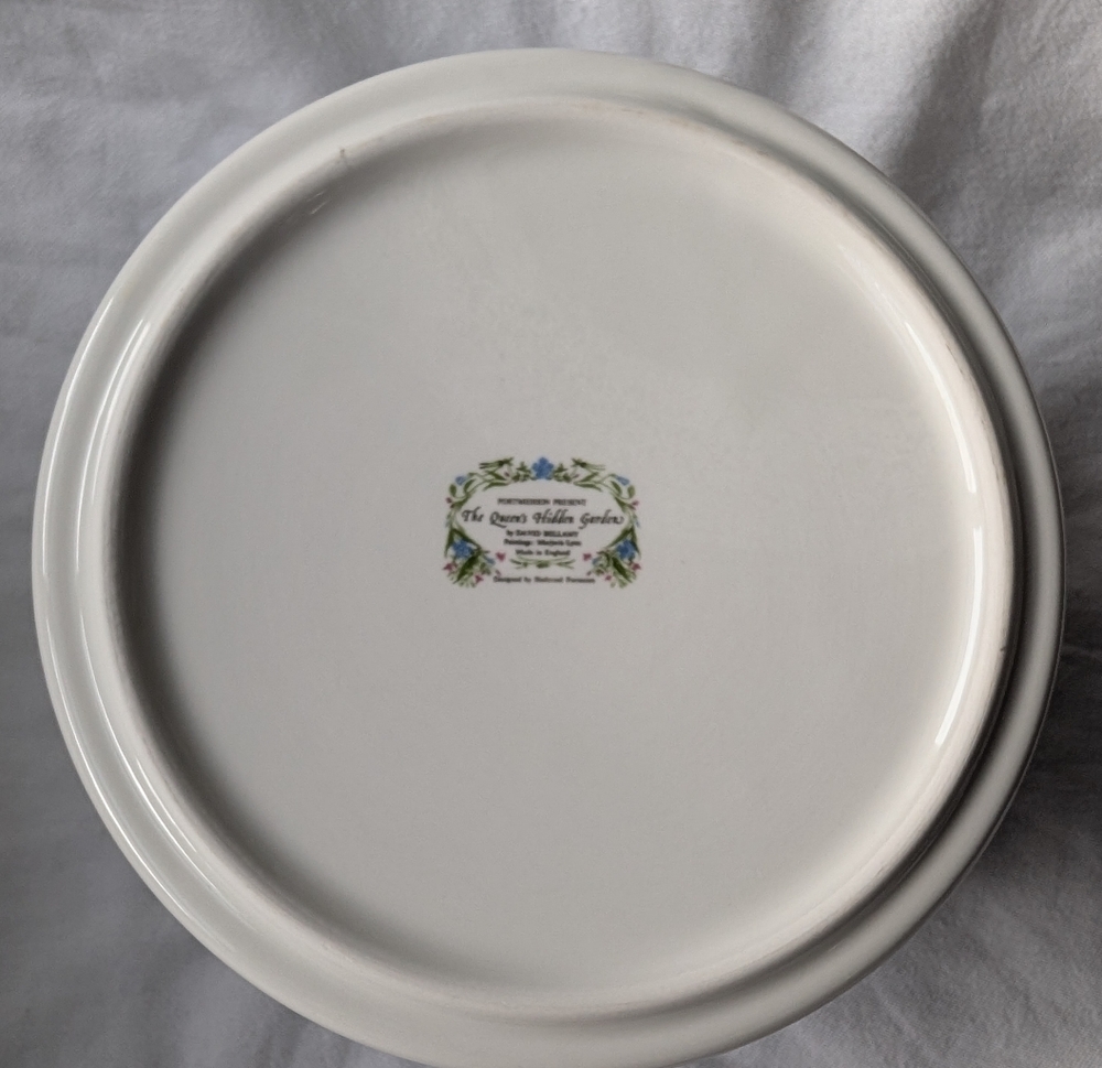 Portmeirion Queen's Hidden Garden Periwinkle Blue Floral Casserole Pot & Cover - Picture 11 of 14